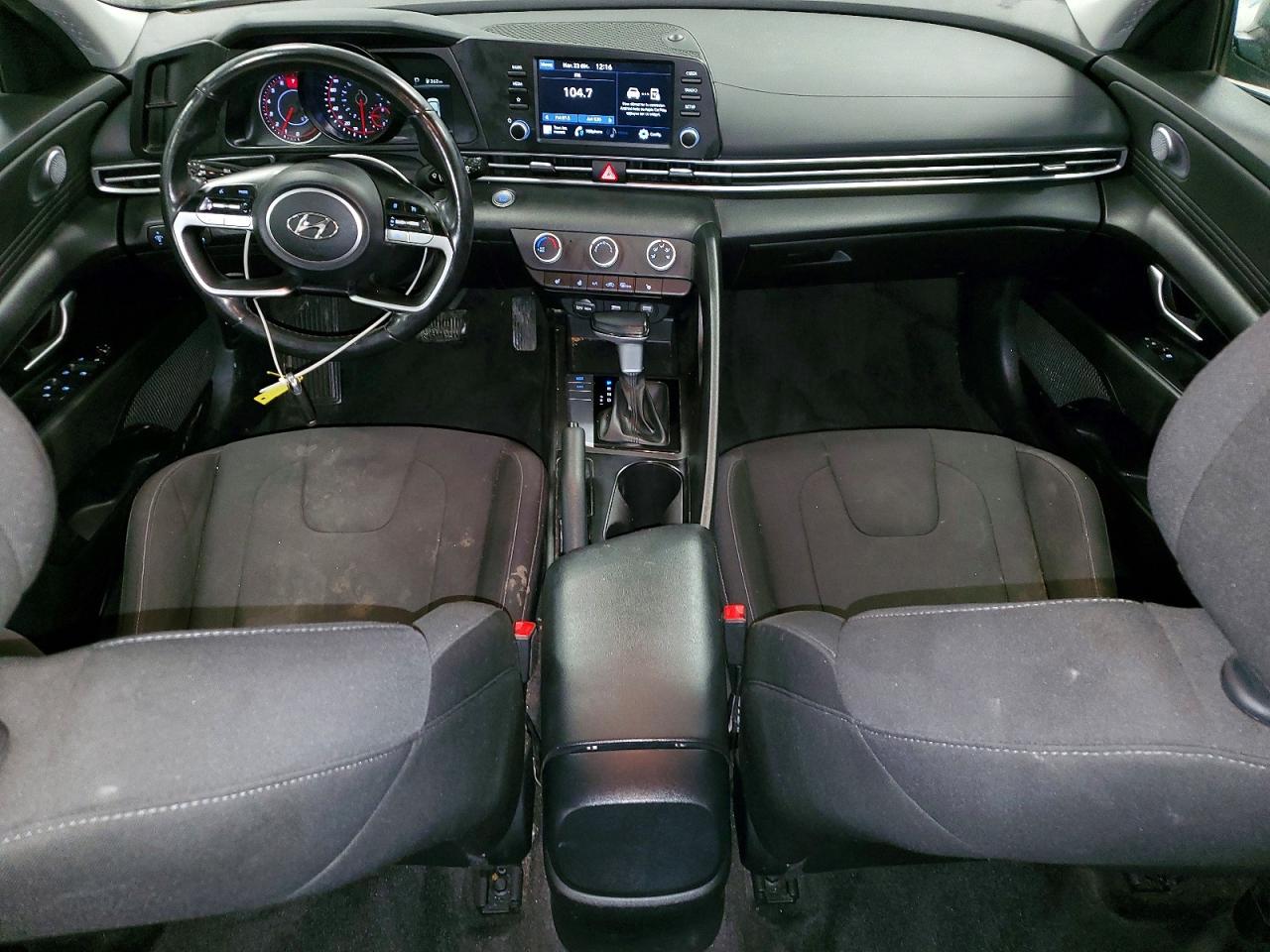 2022 HYUNDAI ELANTRA SEL photo 8