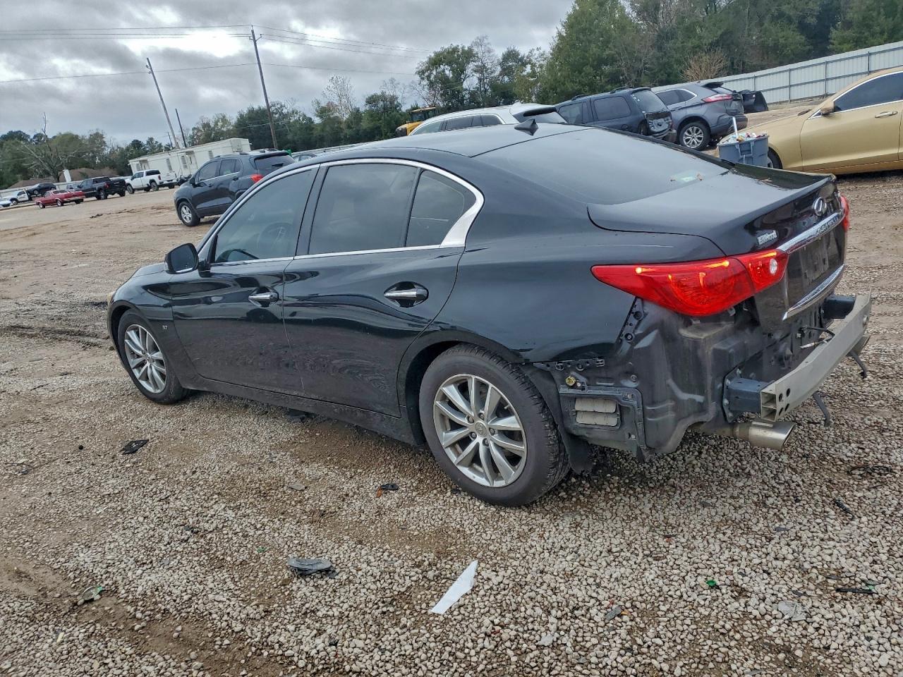 2015 INFINITI Q50 BASE photo 3