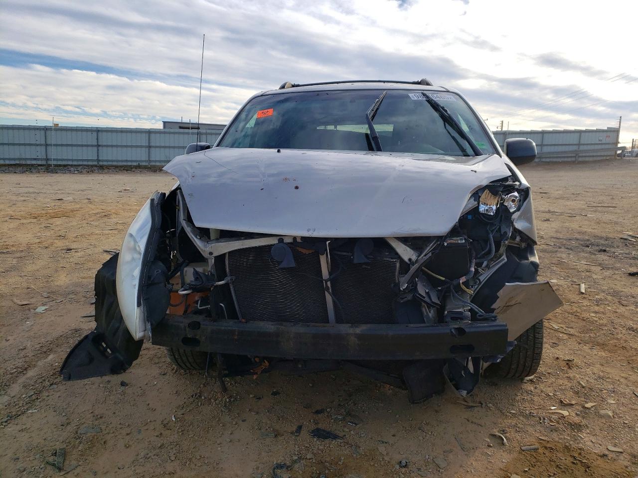 2009 TOYOTA SIENNA CE photo 5