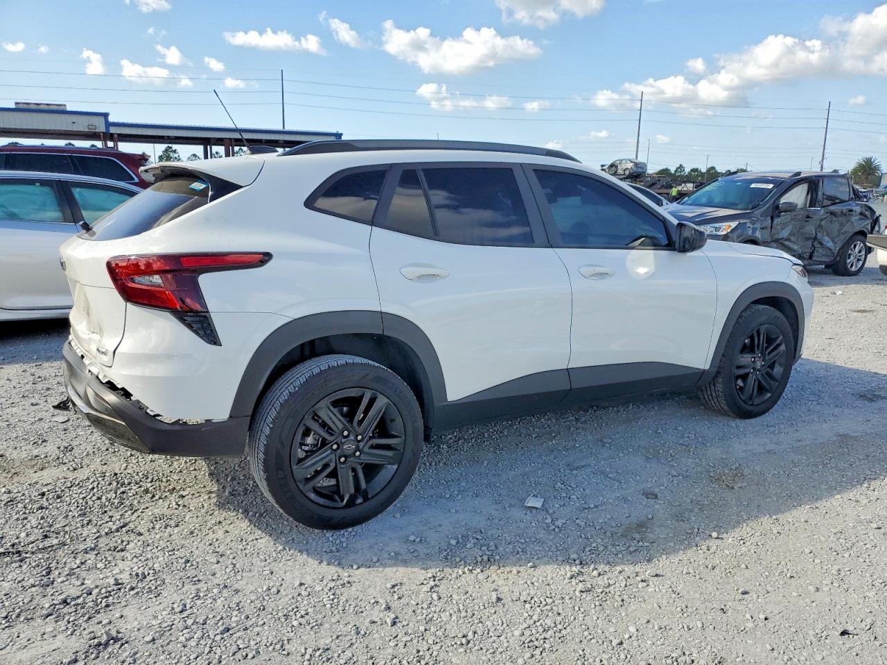 2025 CHEVROLET TRAX ACTIV photo 3