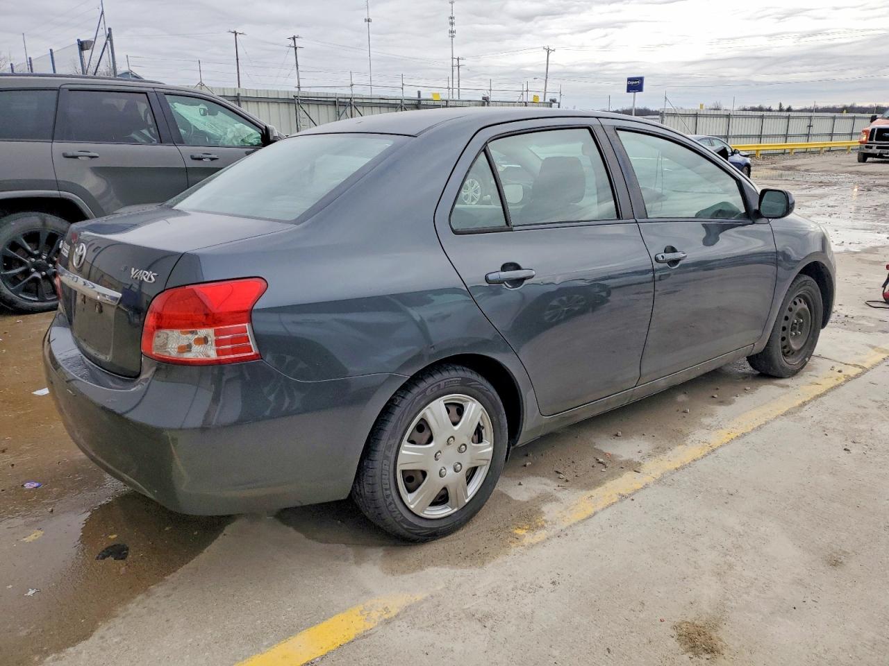 2009 TOYOTA YARIS photo 3