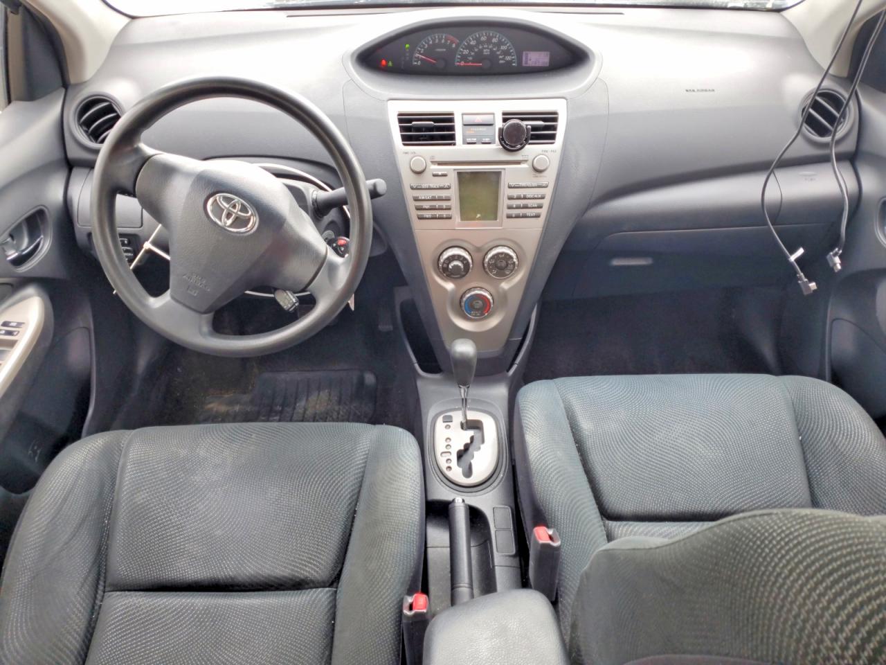 2009 TOYOTA YARIS photo 8