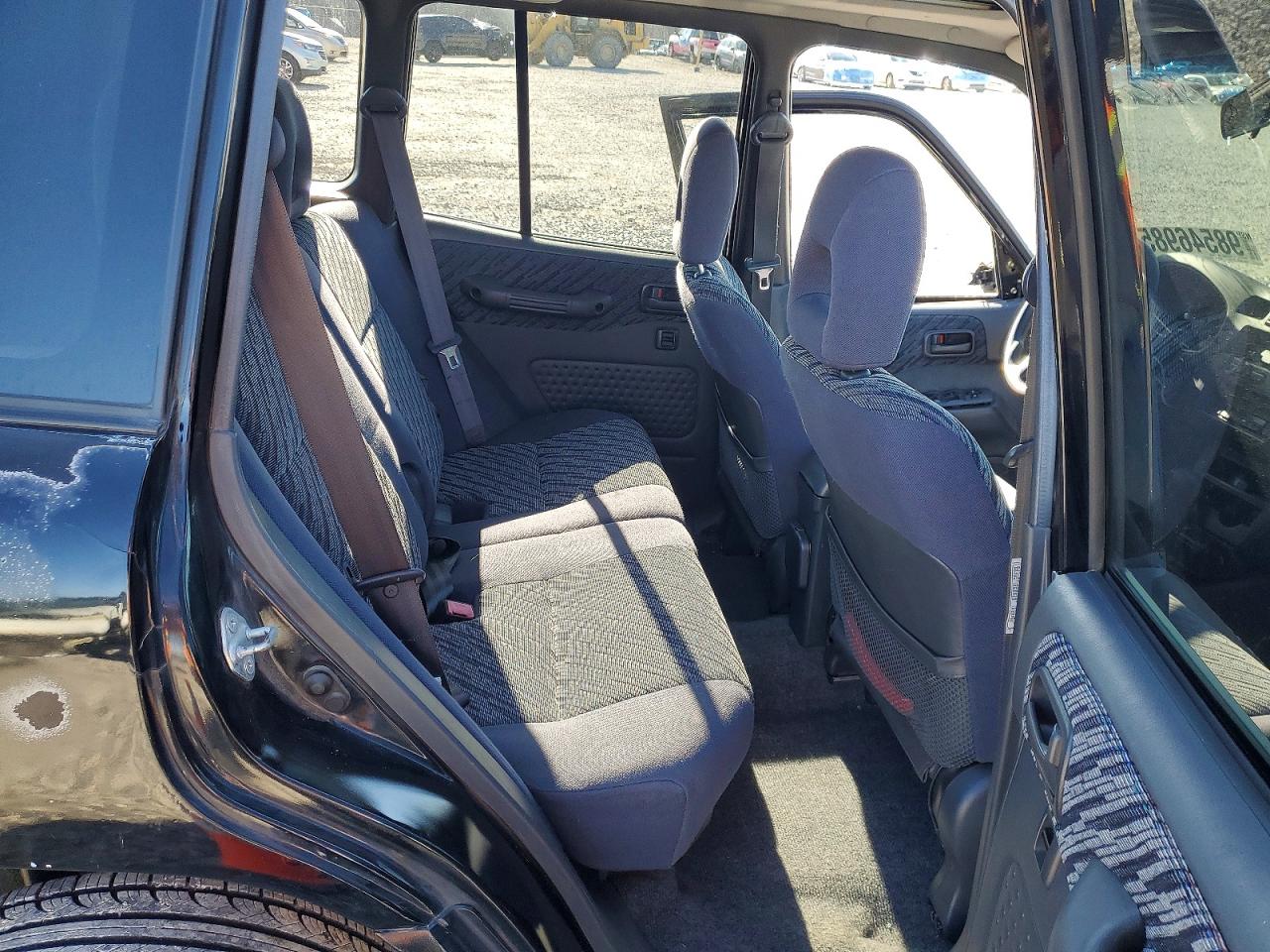 2000 TOYOTA RAV4 BASE photo 11