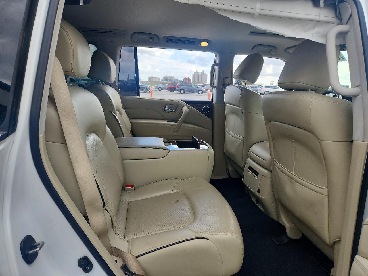 2018 INFINITI QX80 BASE photo 11