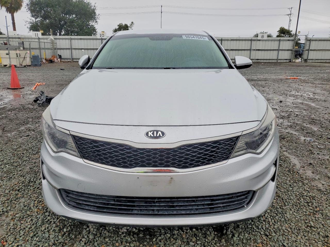 2017 KIA OPTIMA LX photo 5