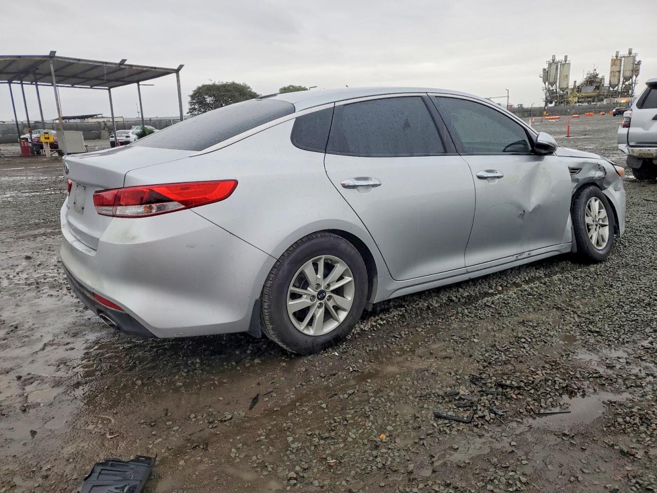 2017 KIA OPTIMA LX photo 3