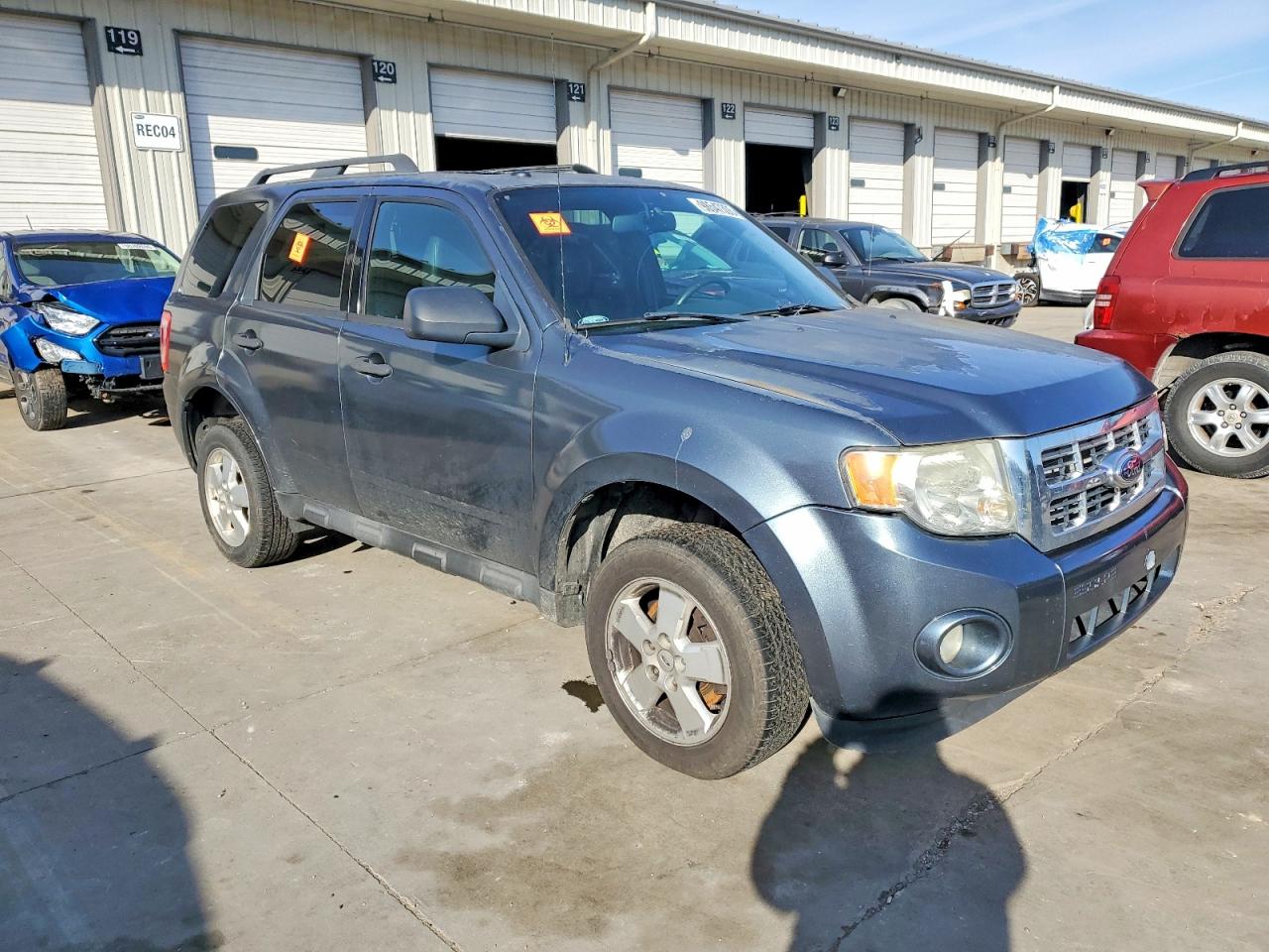 2012 FORD ESCAPE XLT photo 4