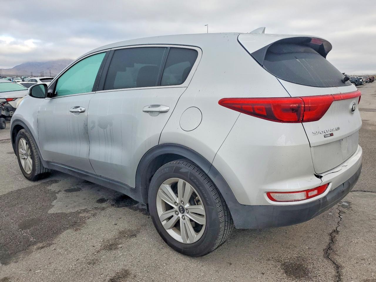 2017 KIA SPORTAGE LX photo 2
