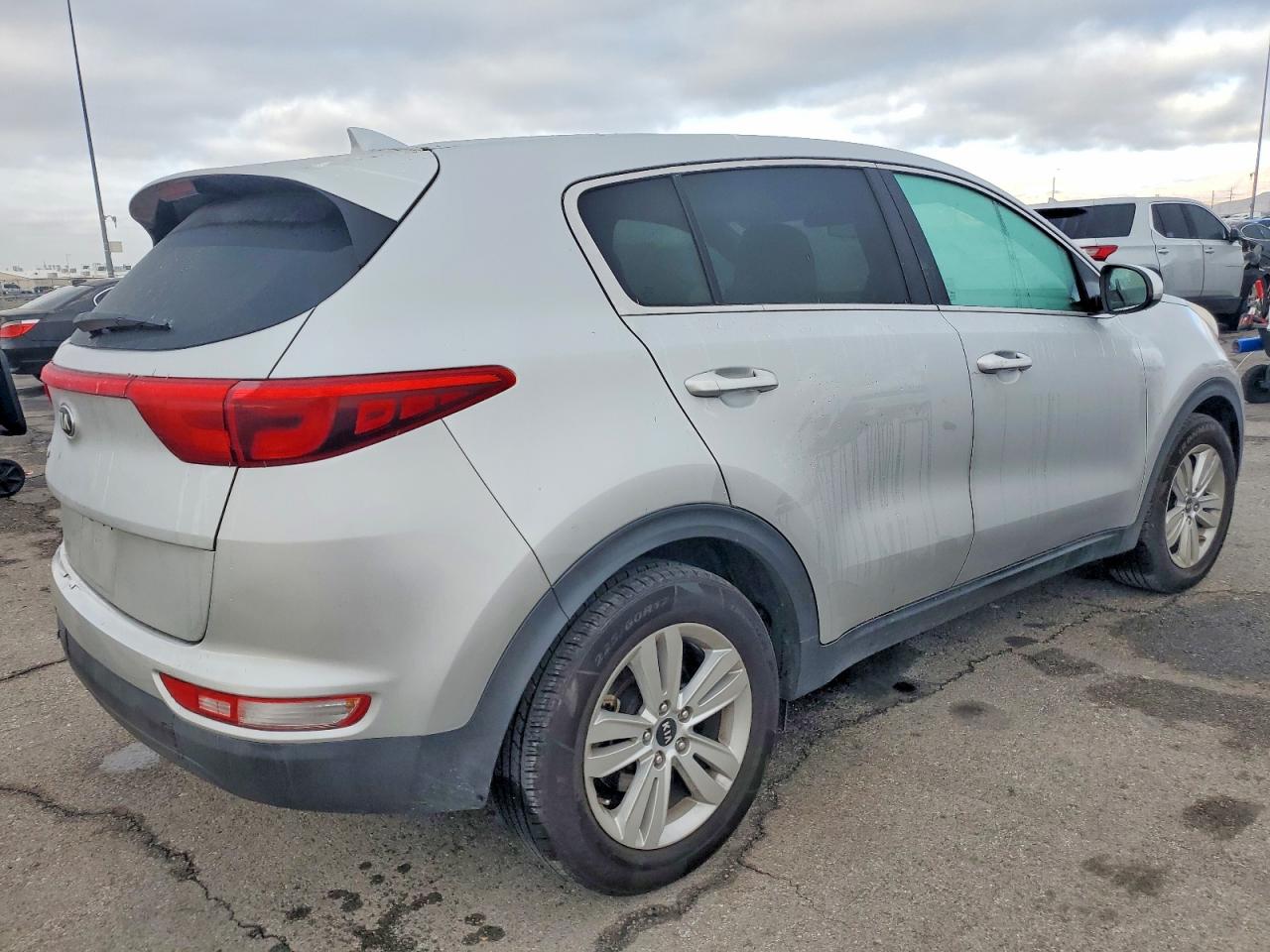 2017 KIA SPORTAGE LX photo 3