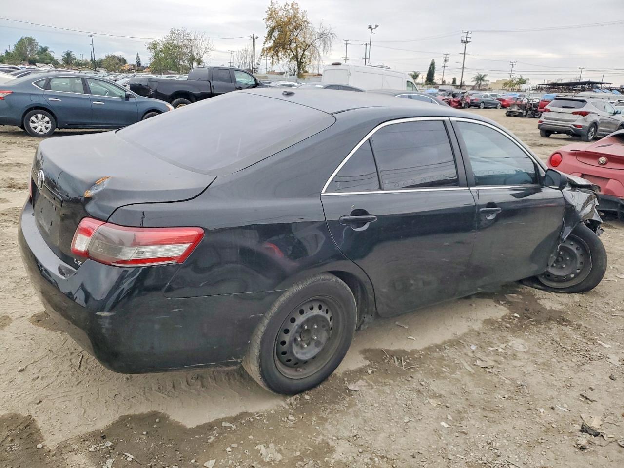 2011 TOYOTA CAMRY BASE photo 3