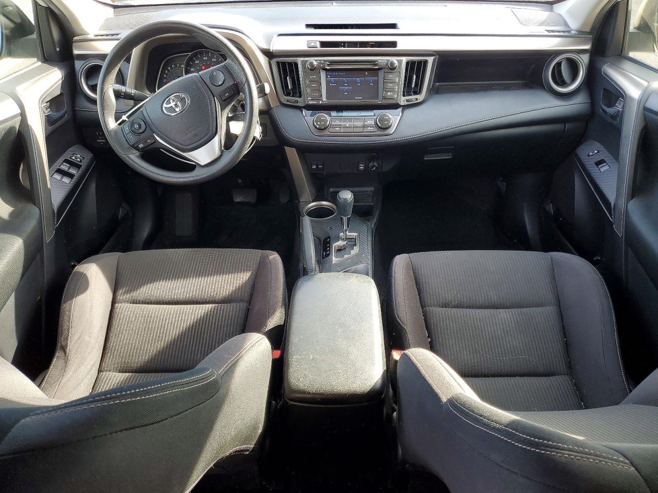 2015 TOYOTA RAV4 XLE photo 8