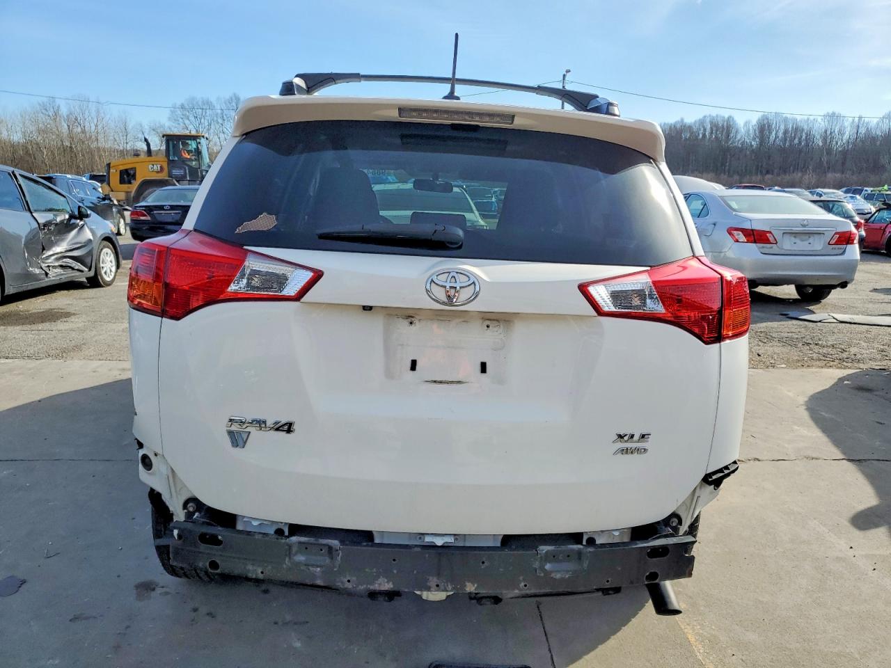 2015 TOYOTA RAV4 XLE photo 6