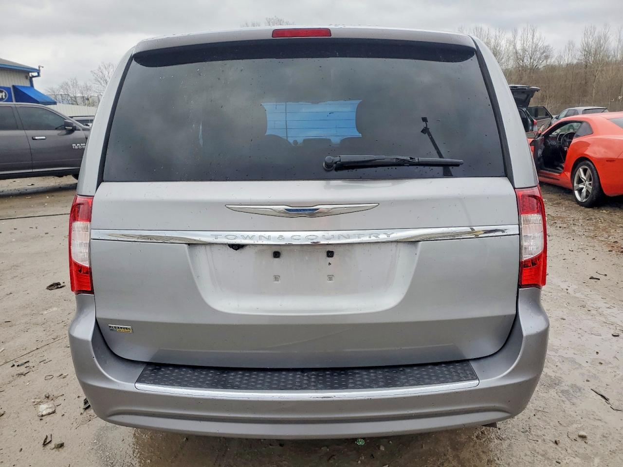 2013 CHRYSLER TOWN & COUNTRY TOURING photo 6