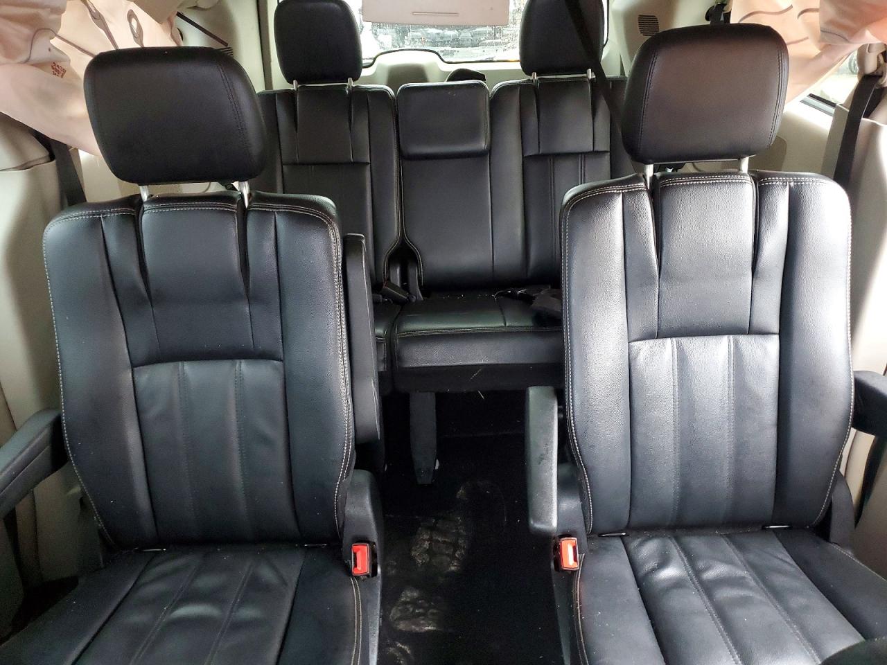 2013 CHRYSLER TOWN & COUNTRY TOURING photo 10