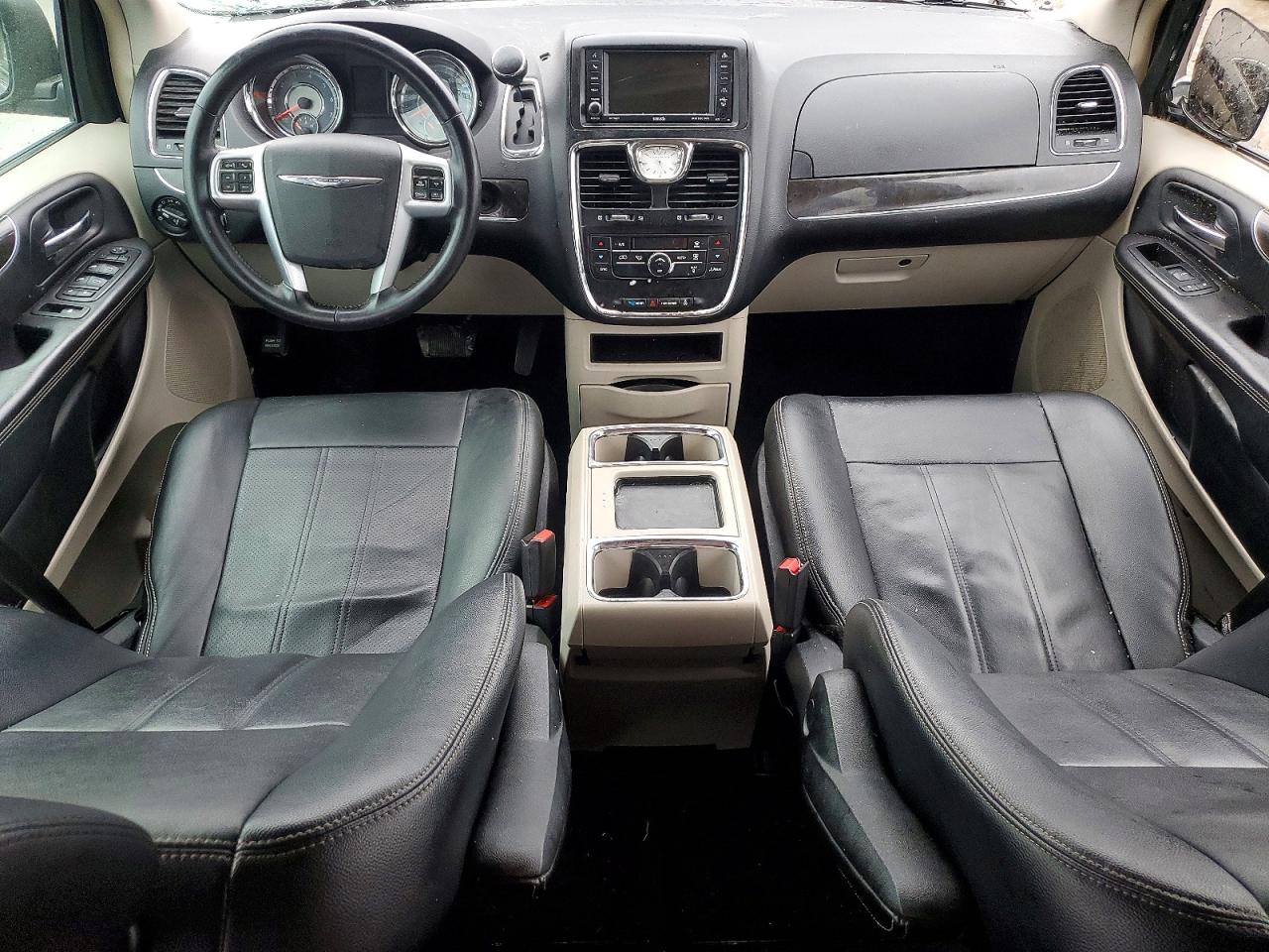 2013 CHRYSLER TOWN & COUNTRY TOURING photo 8