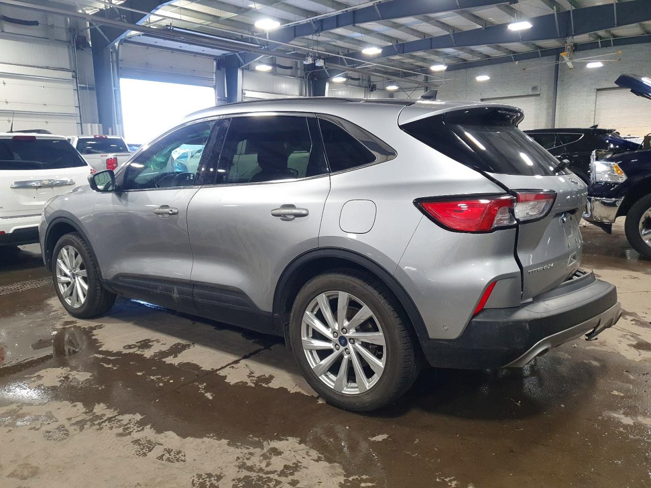 2022 FORD ESCAPE TITANIUM photo 2