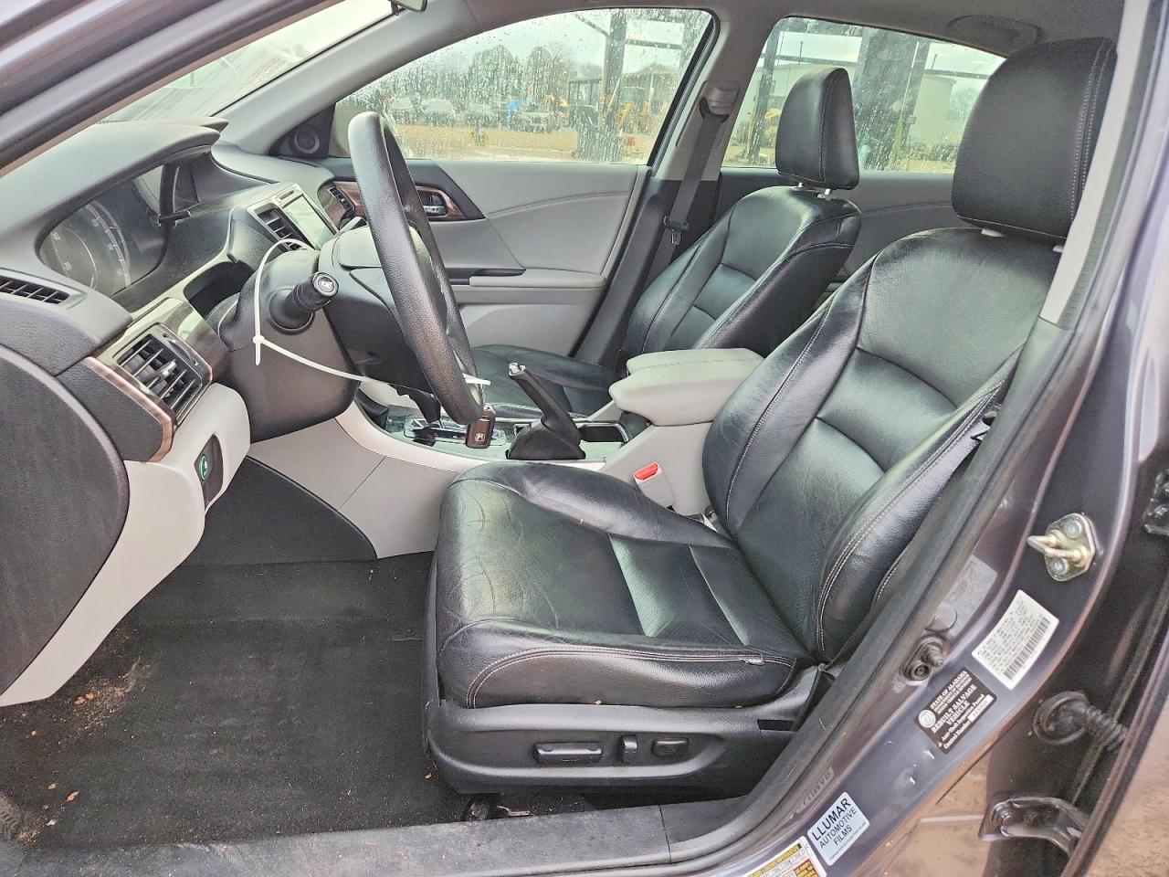2017 HONDA ACCORD EX photo 7