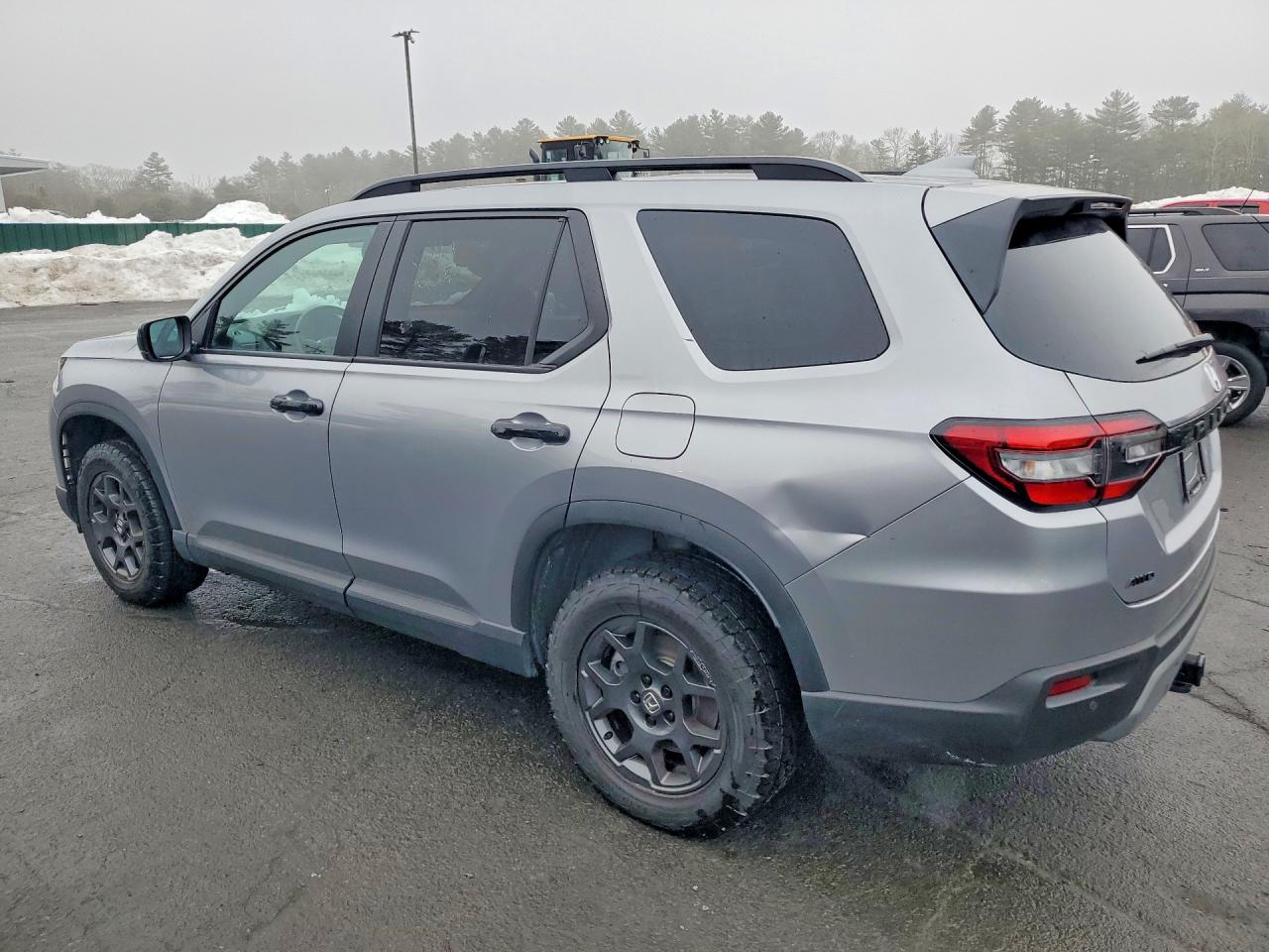 2025 HONDA PILOT TRAILSPORT photo 2