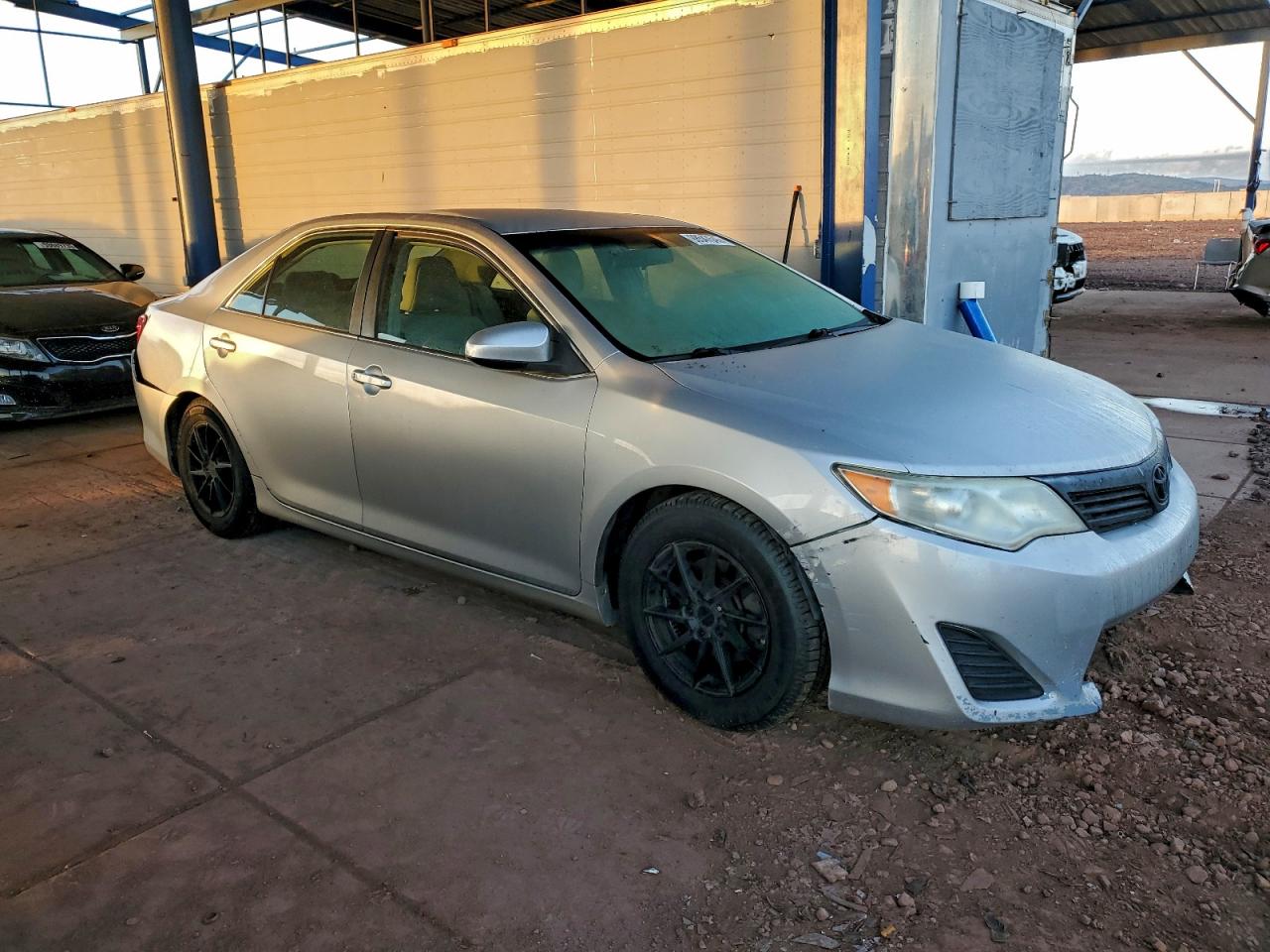 2014 TOYOTA CAMRY L photo 4