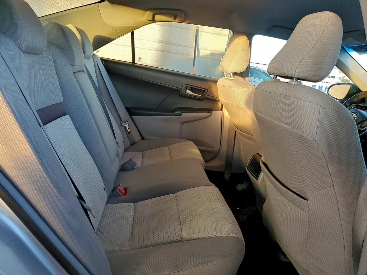 2014 TOYOTA CAMRY L photo 10