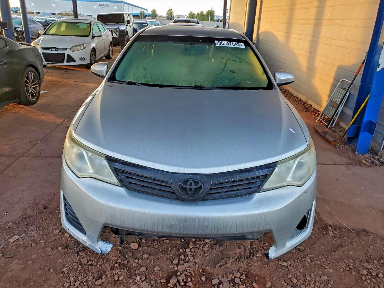 2014 TOYOTA CAMRY L photo 5