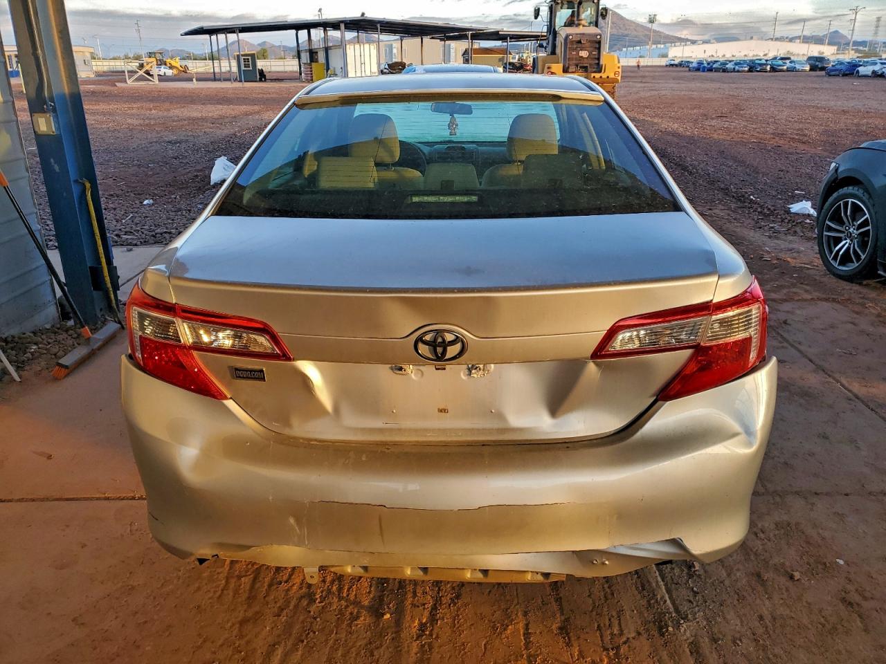 2014 TOYOTA CAMRY L photo 6