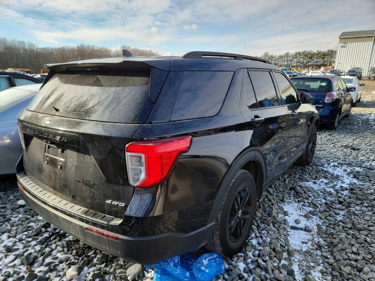 2021 FORD EXPLORER XLT photo 3
