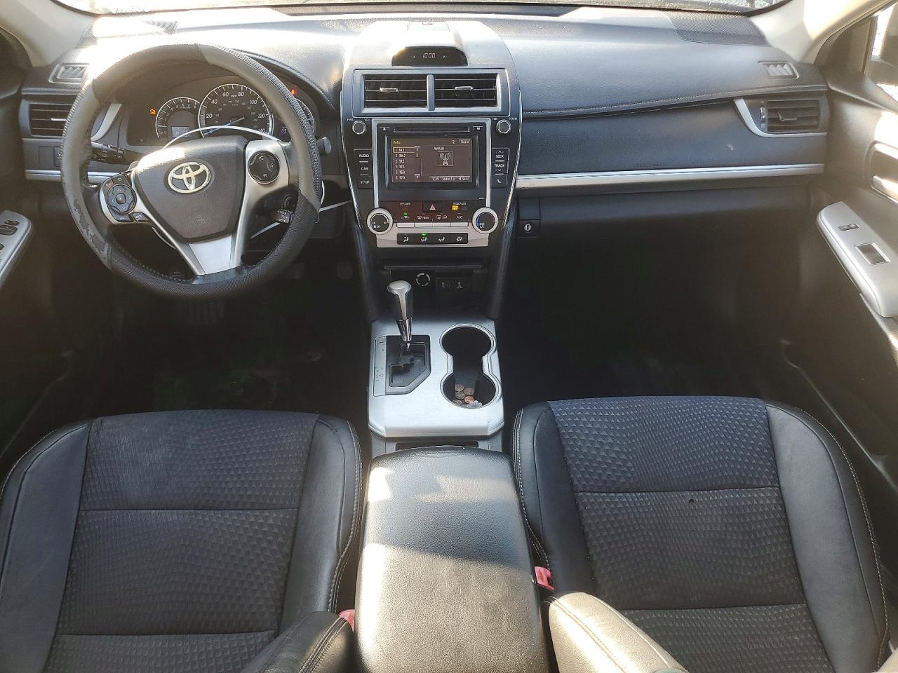 2014 TOYOTA CAMRY L photo 8