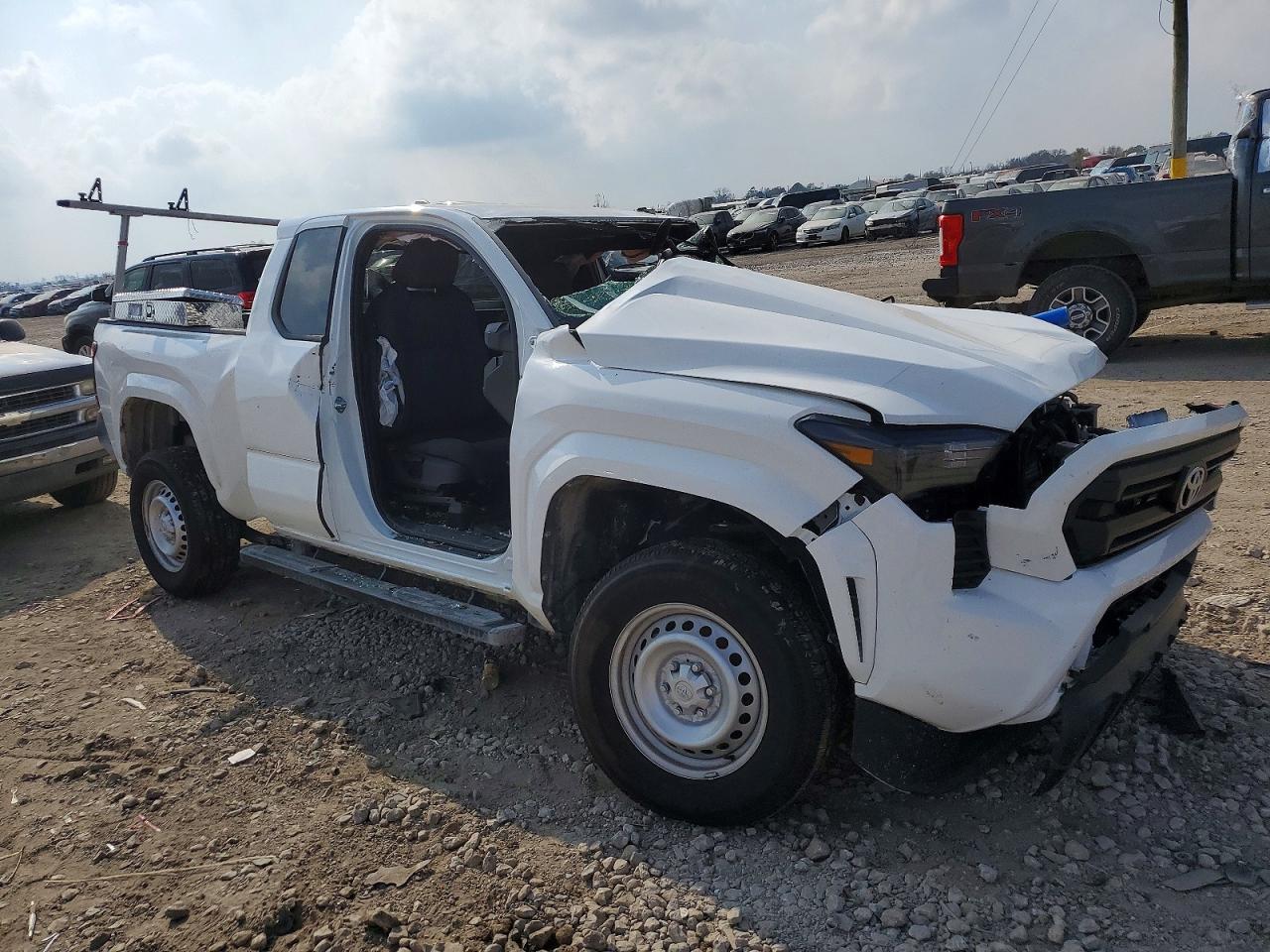 2024 TOYOTA TACOMA XTRACAB photo 4