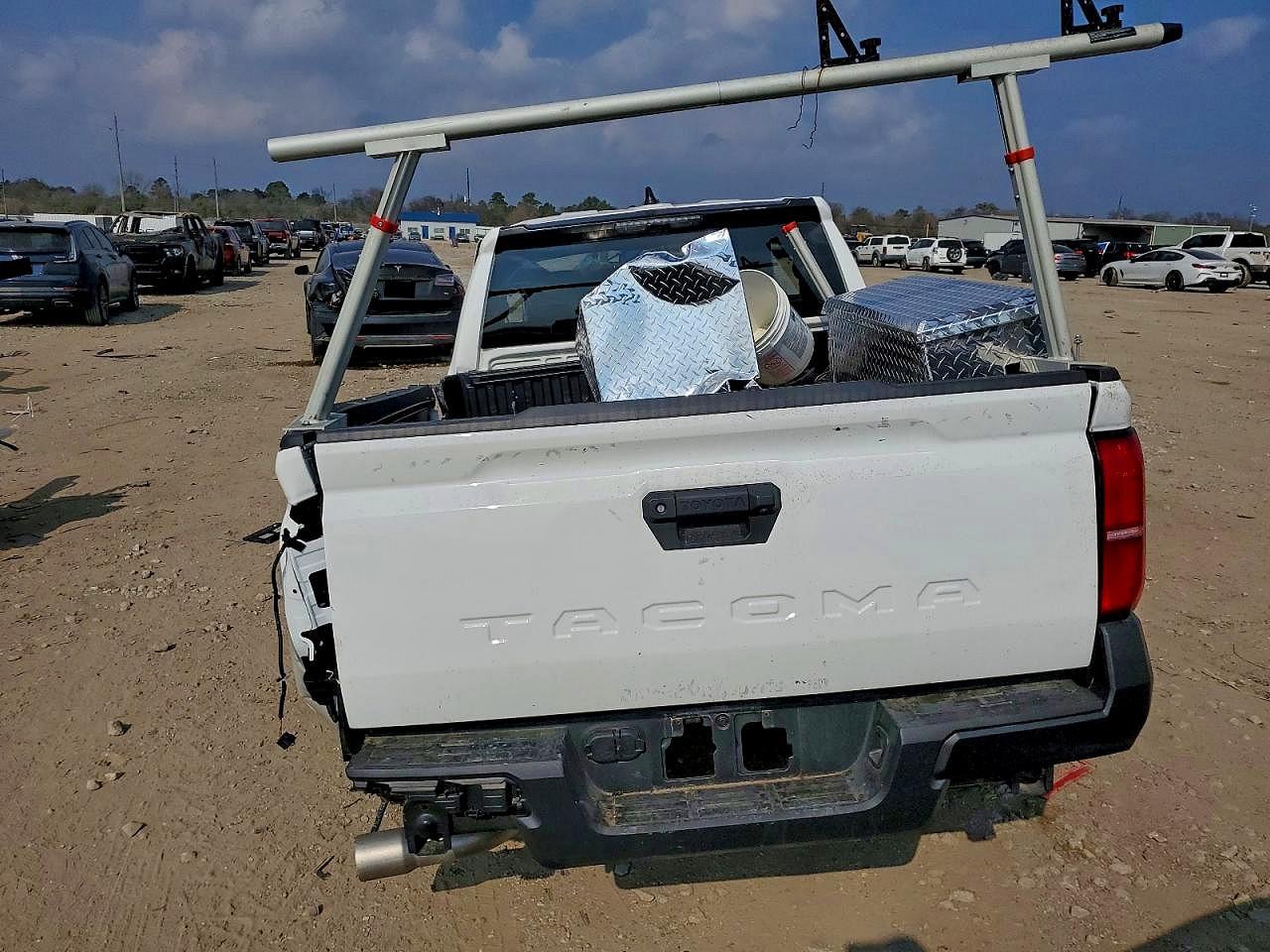 2024 TOYOTA TACOMA XTRACAB photo 6
