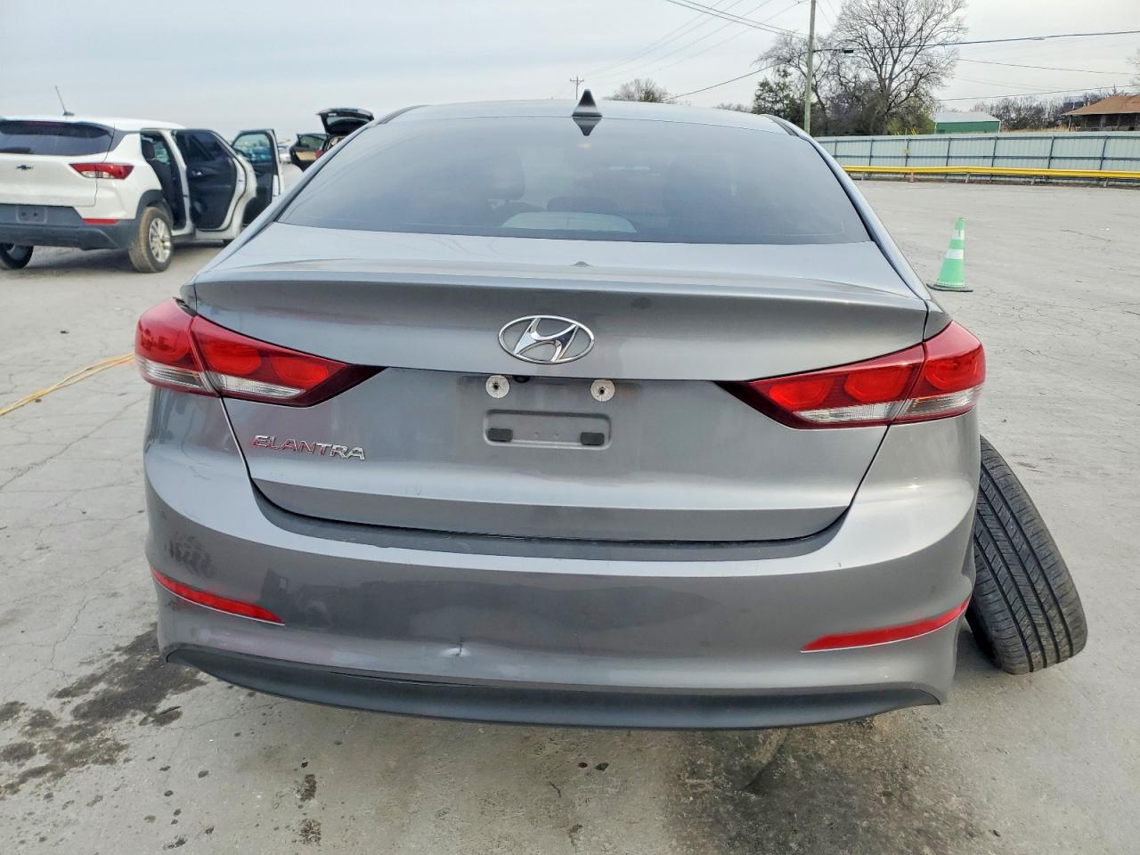 2018 HYUNDAI ELANTRA SEL photo 6