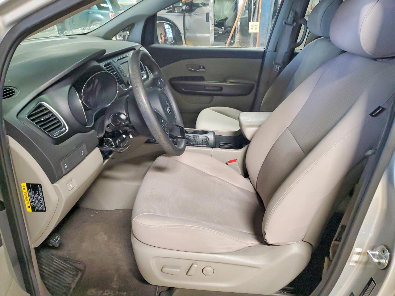 2016 KIA SEDONA LX photo 7