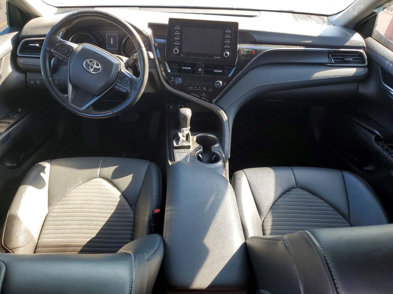 2022 TOYOTA CAMRY SE photo 8