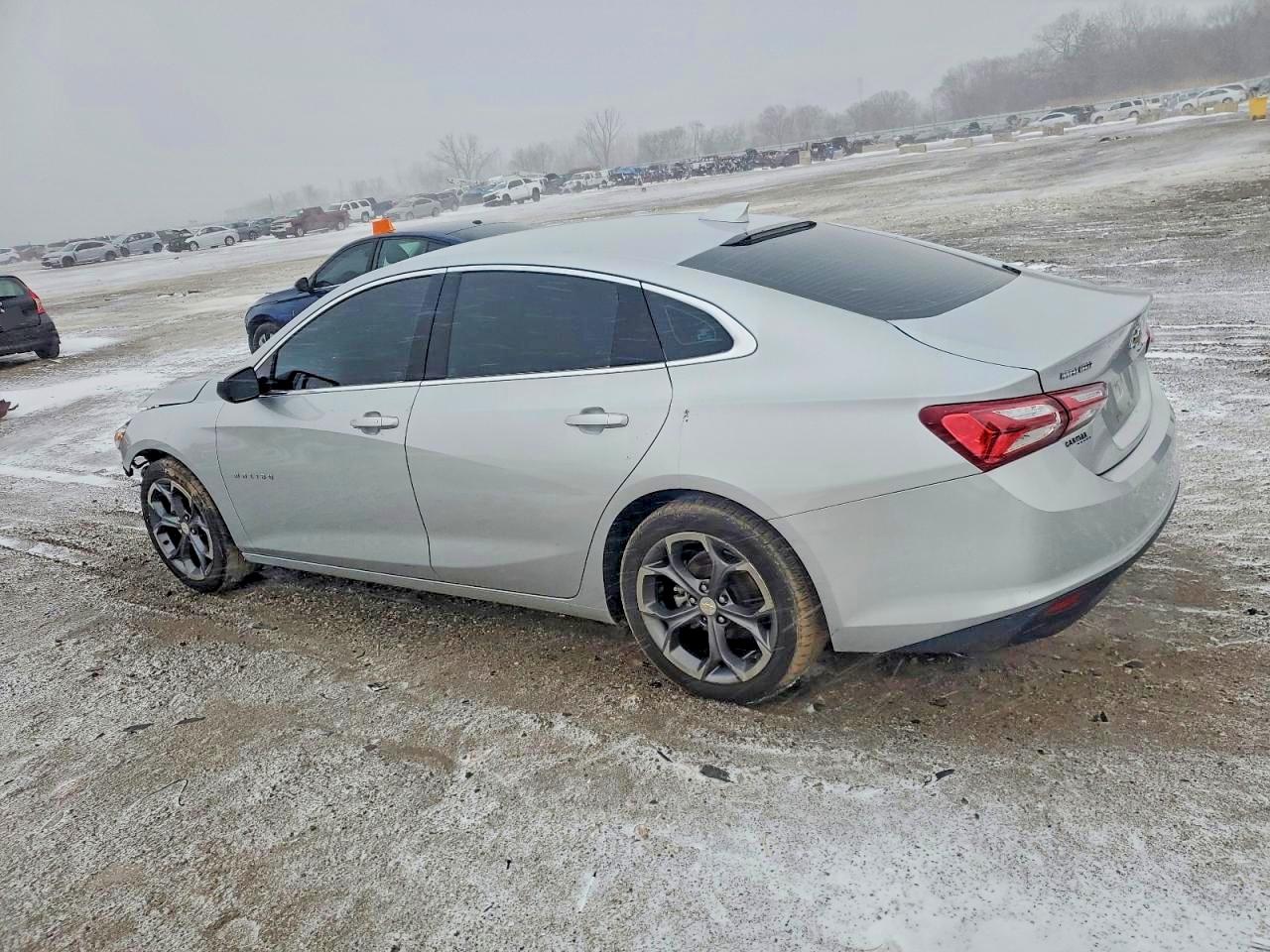 2022 CHEVROLET MALIBU LT photo 2