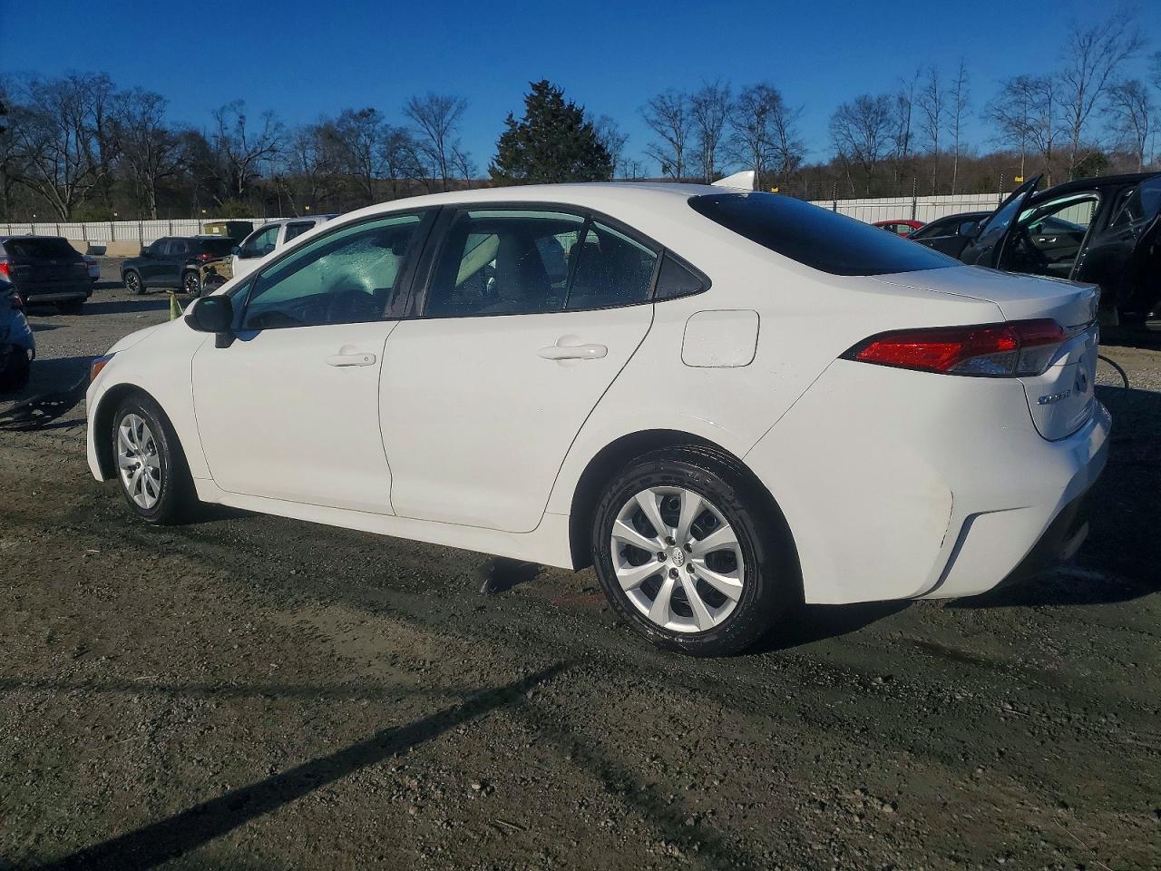 2023 TOYOTA COROLLA LE photo 3