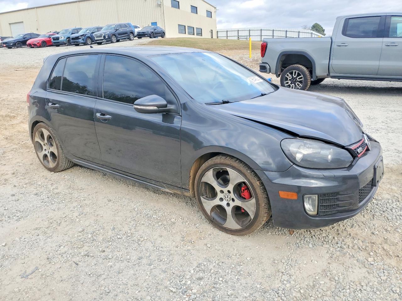 2011 VOLKSWAGEN GTI photo 4