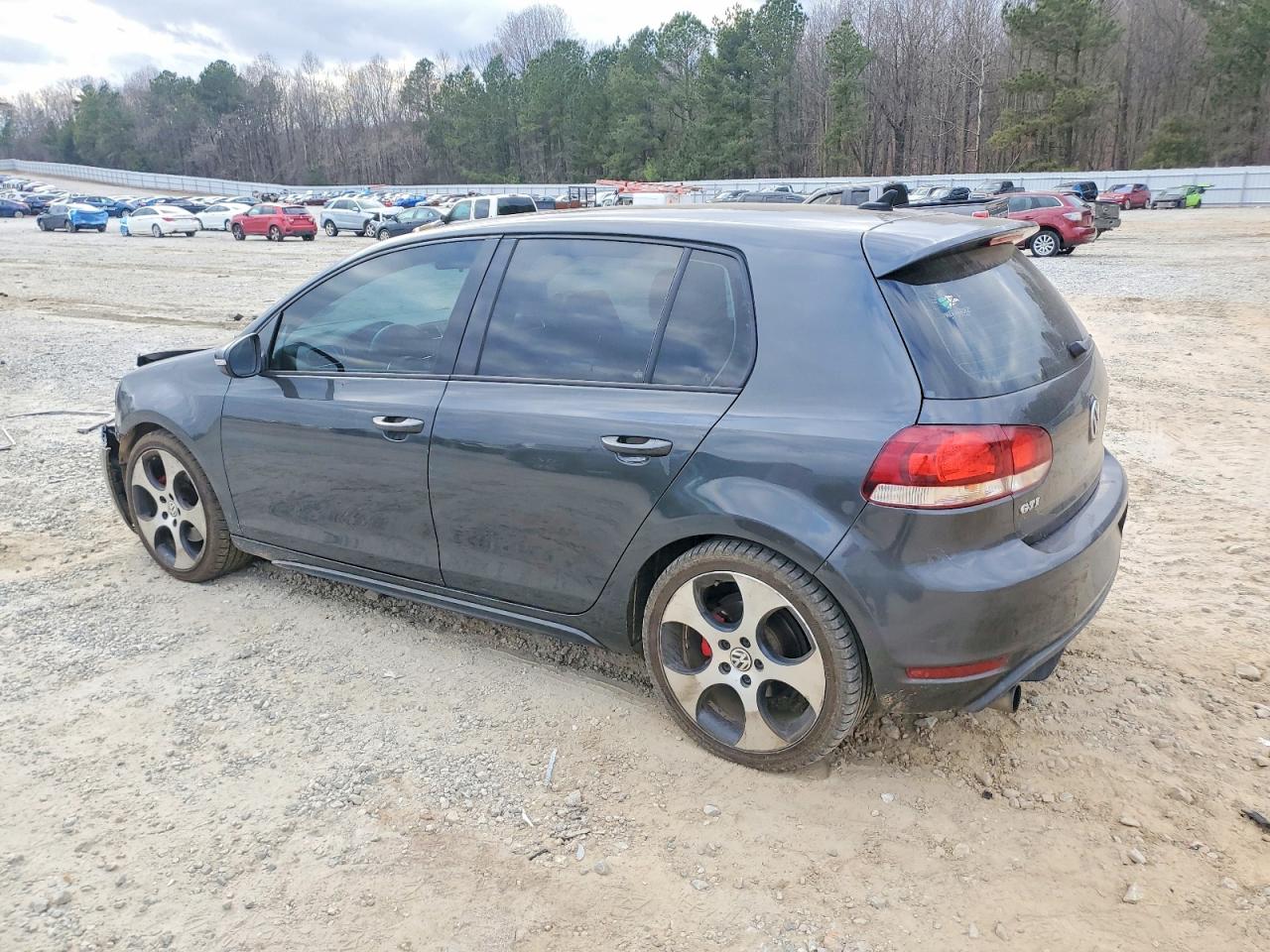 2011 VOLKSWAGEN GTI photo 2