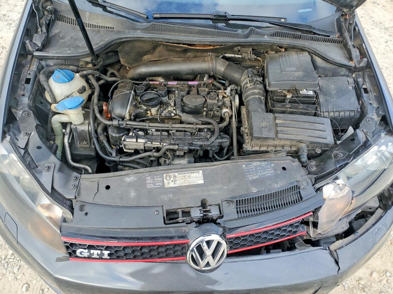 2011 VOLKSWAGEN GTI photo 11