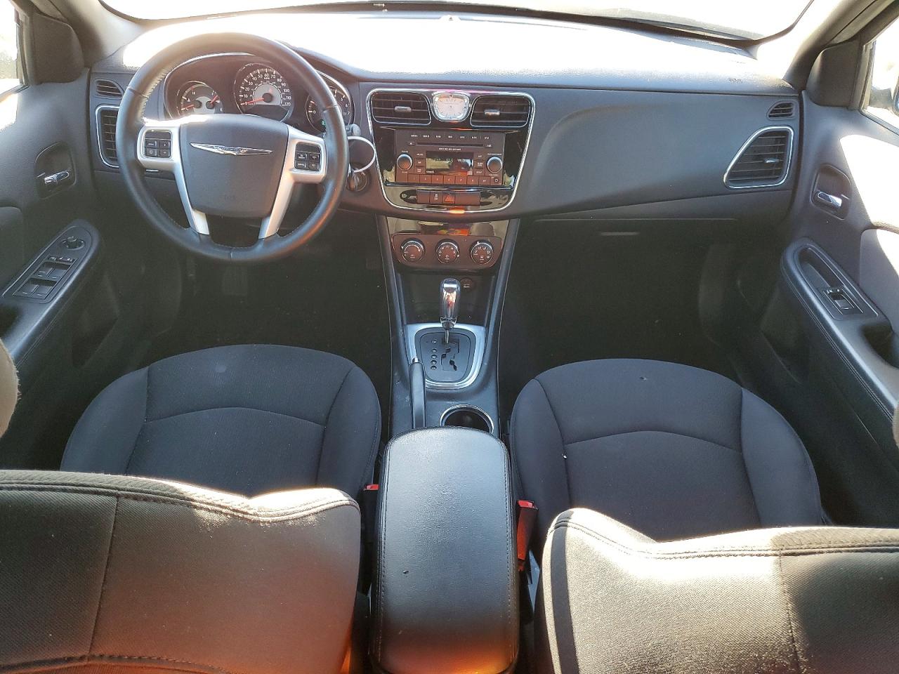 2013 CHRYSLER 200 TOURING photo 8