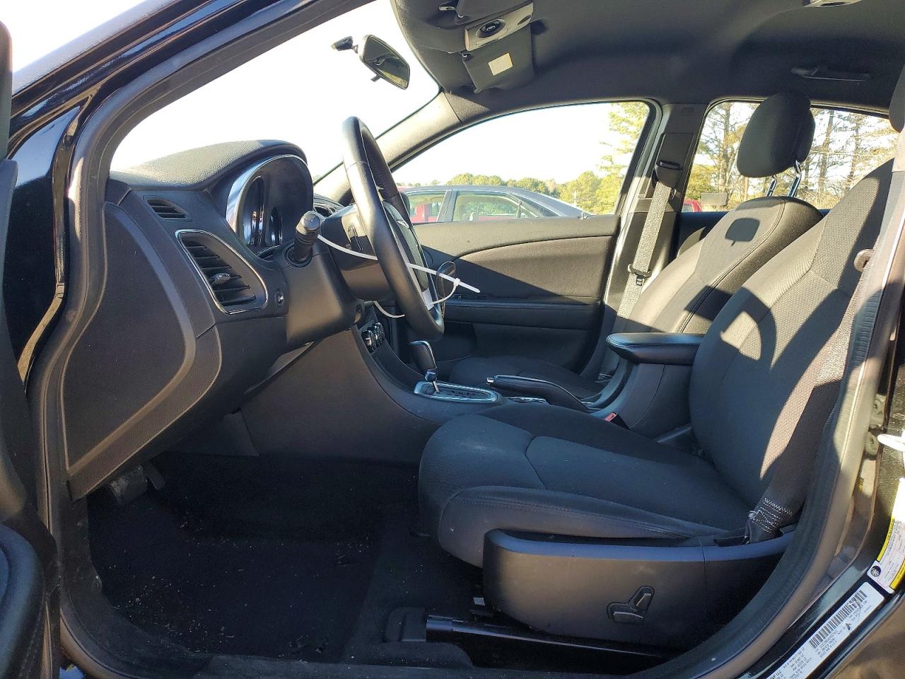 2013 CHRYSLER 200 TOURING photo 7