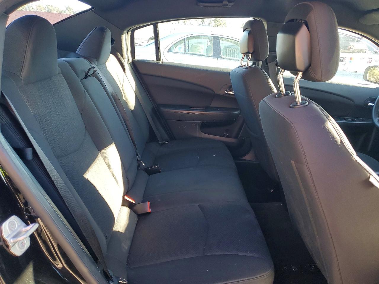 2013 CHRYSLER 200 TOURING photo 10