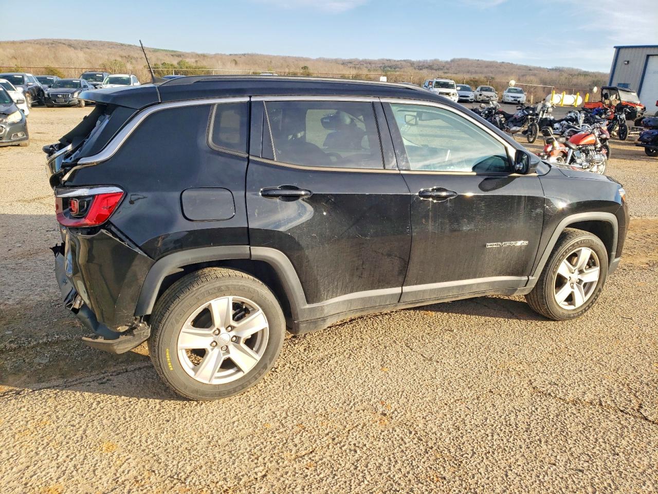 2022 JEEP COMPASS LATITUDE photo 3