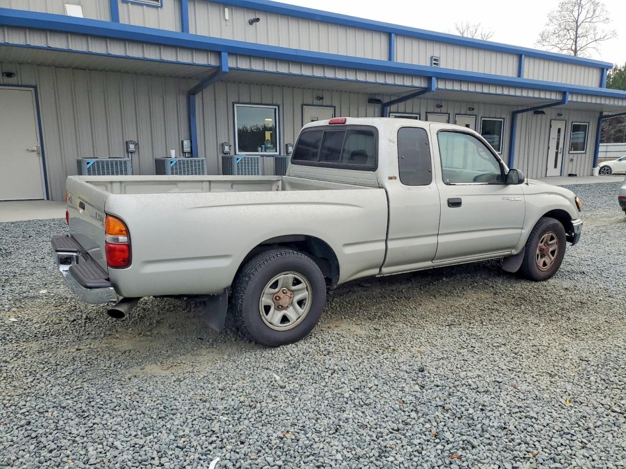 2002 TOYOTA TACOMA XTRACAB photo 3