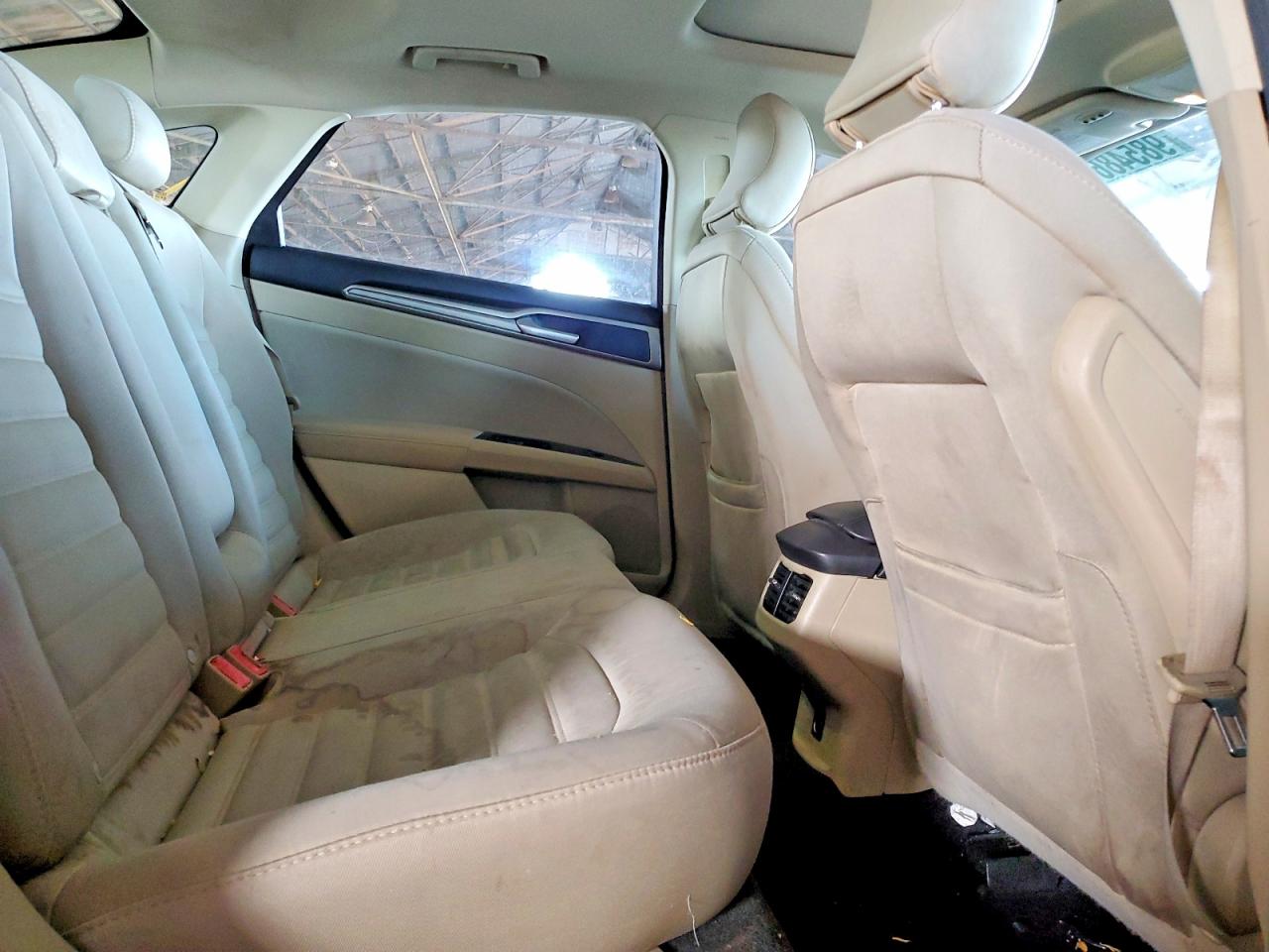 2015 FORD FUSION SE photo 10