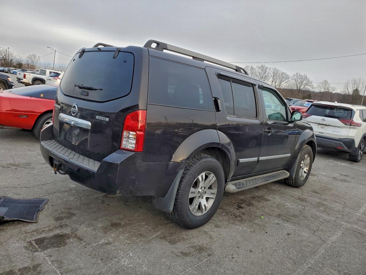 2012 NISSAN PATHFINDER S photo 3
