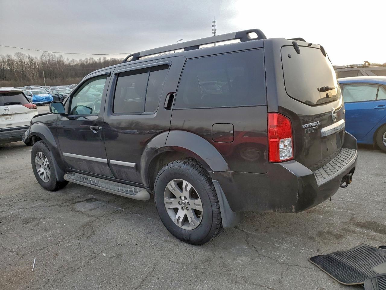 2012 NISSAN PATHFINDER S photo 2