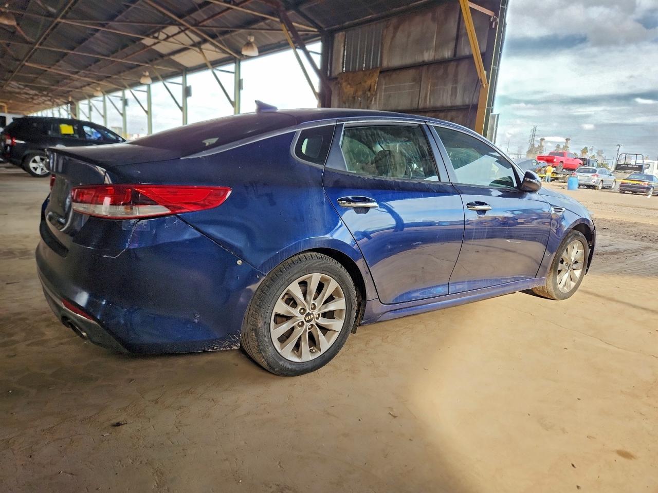 2016 KIA OPTIMA LX photo 3