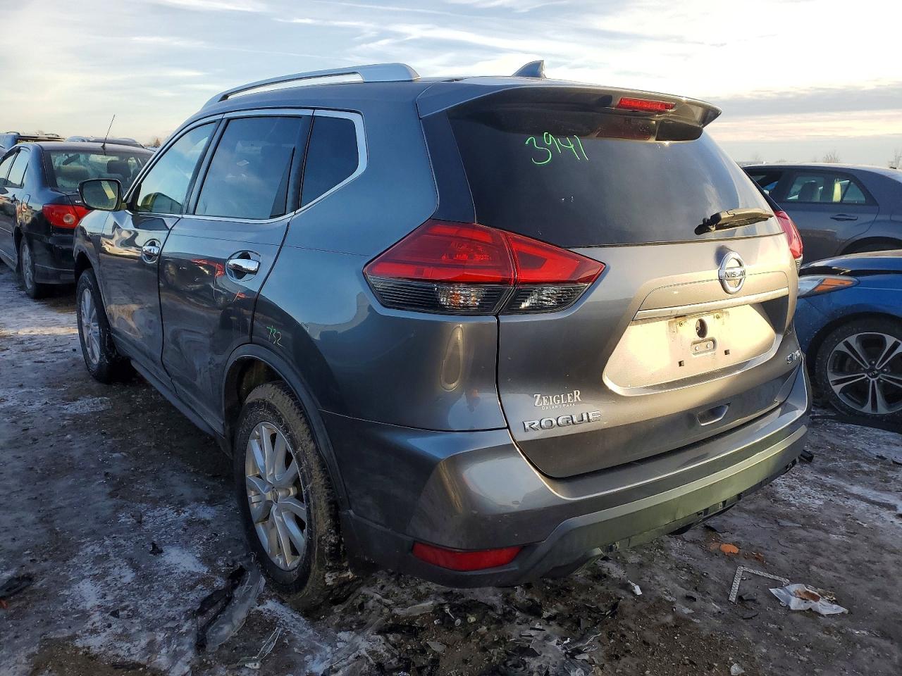 2017 NISSAN ROGUE S photo 2