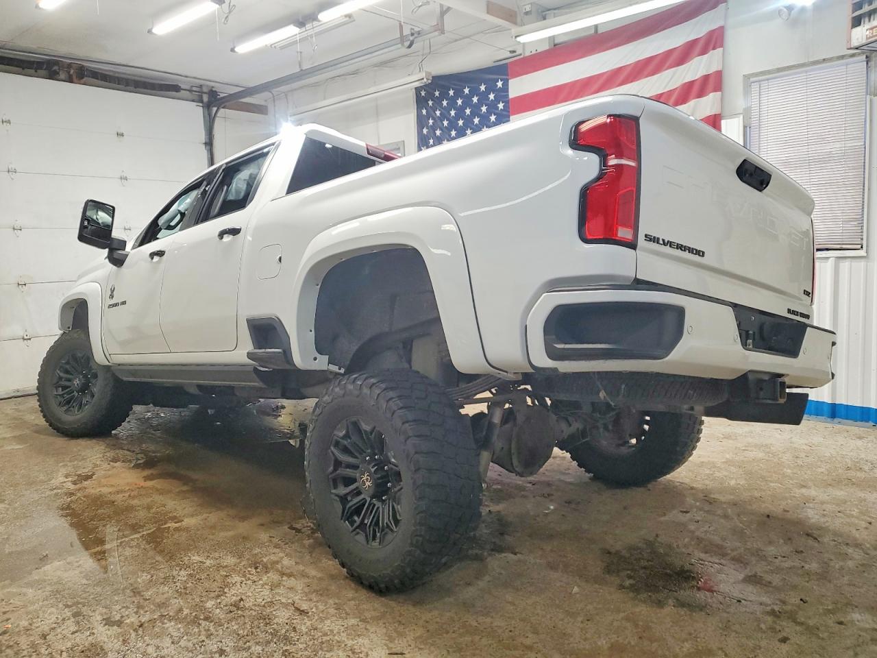 2024 CHEVROLET SILVERADO K2500 HEAVY DUTY LTZ photo 2