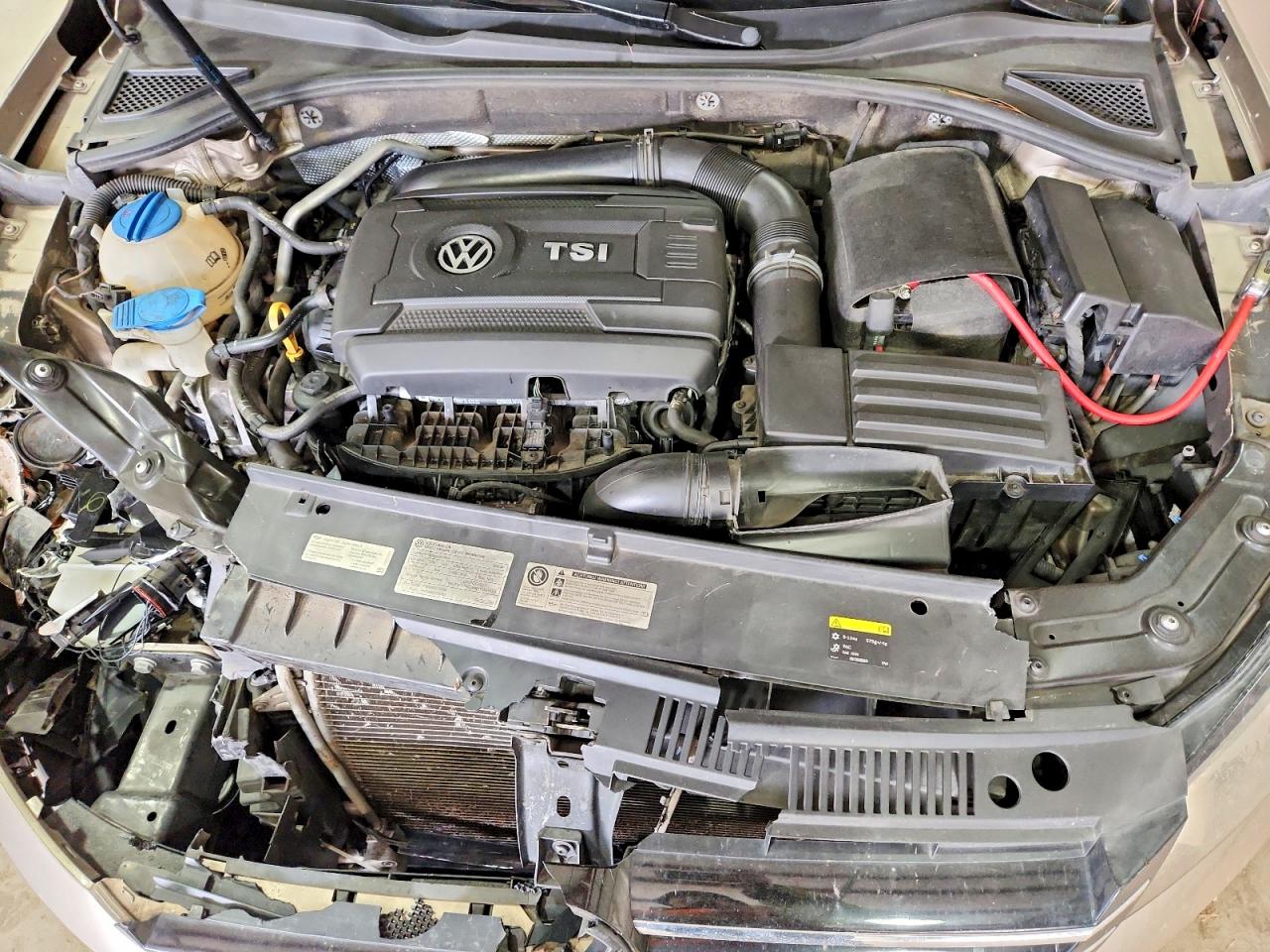 2015 VOLKSWAGEN PASSAT SE photo 11